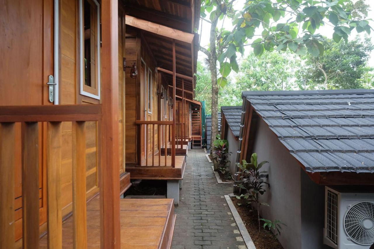 Urbanview Villa Lukulo Kebumen By Reddoorz Kültér fotó