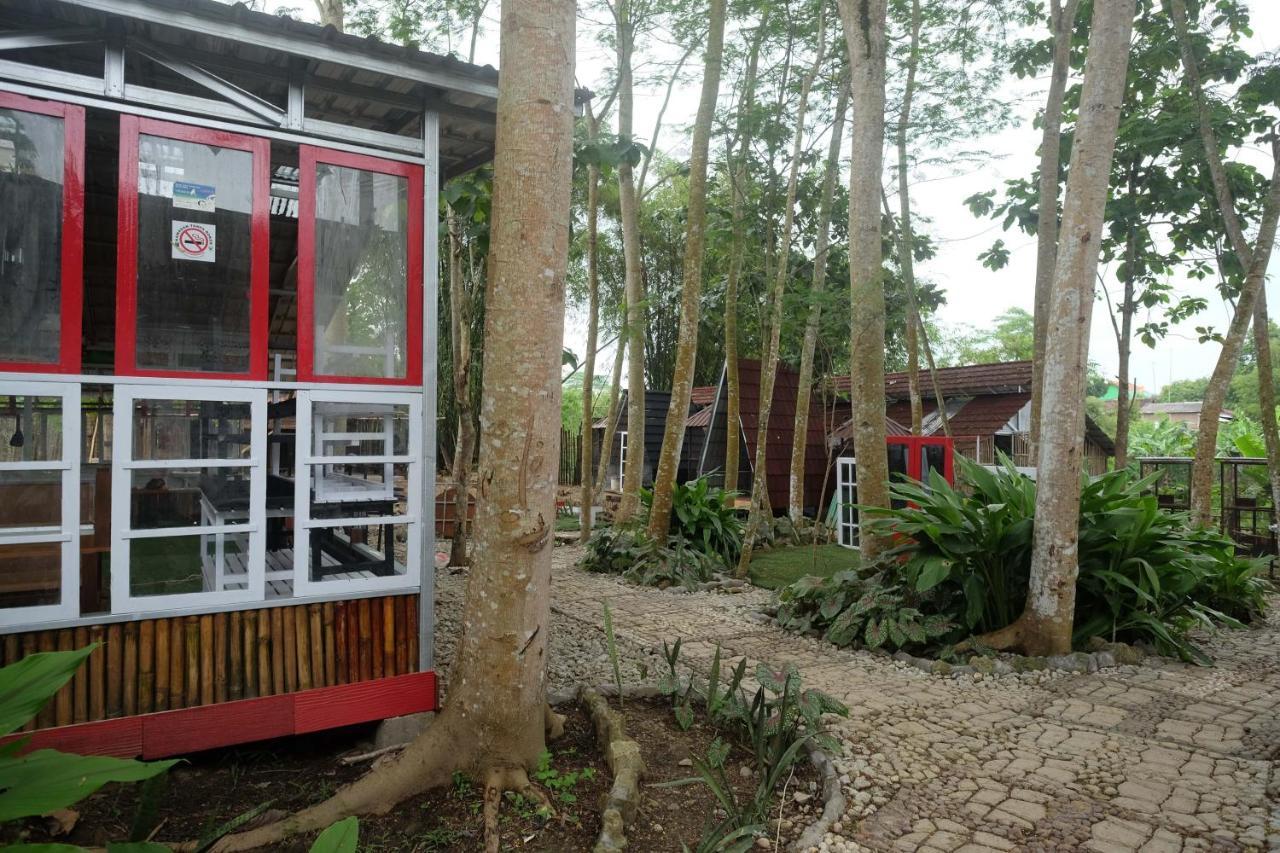 Urbanview Villa Lukulo Kebumen By Reddoorz Kültér fotó