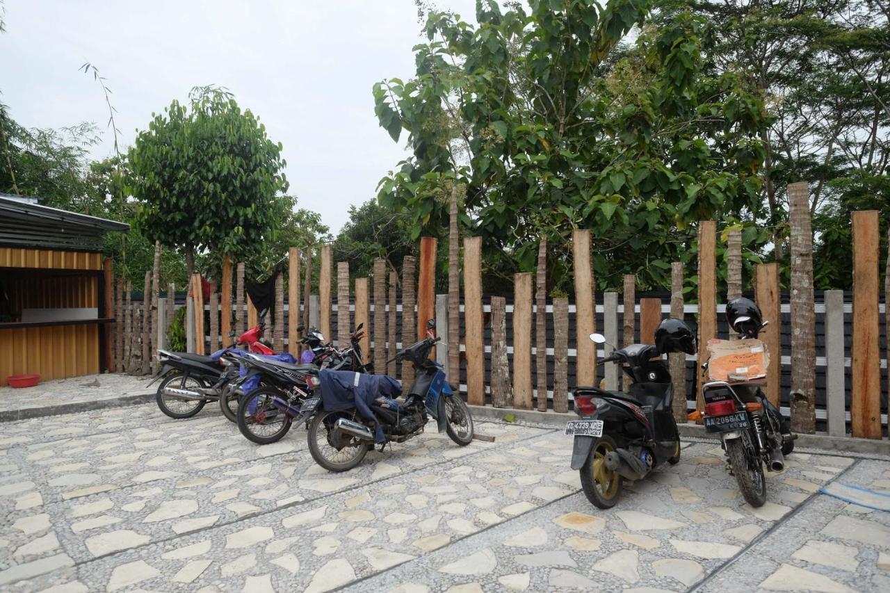 Urbanview Villa Lukulo Kebumen By Reddoorz Kültér fotó